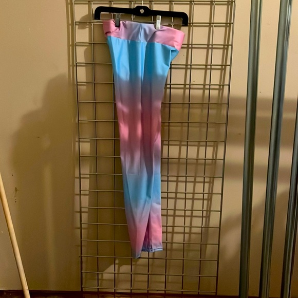 Tight small - Picture 1 of 4